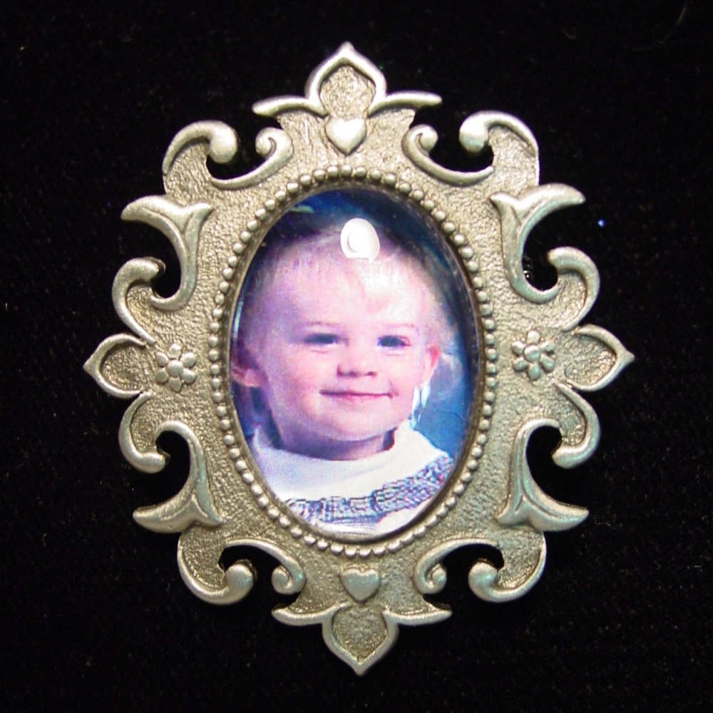 COPY - 🌸 3/$12 🐝 ‘French Filigree Designed' Photo Pin